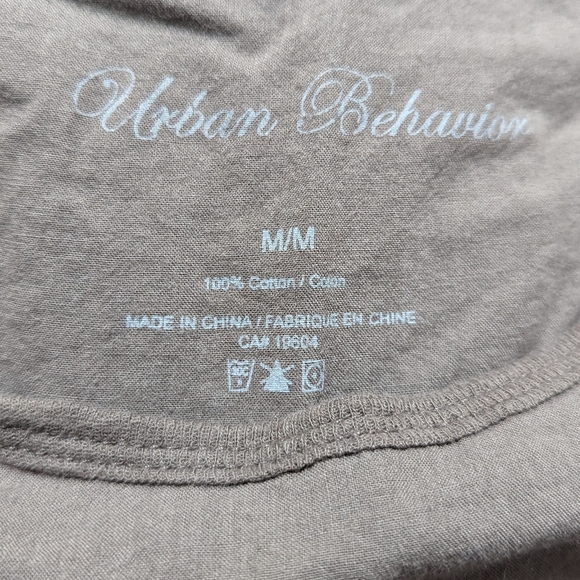 Urban Behavior Grey Women's Tshirt - Ladies size Medium - Picture 3 of 3